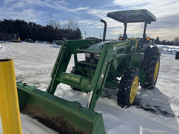 Image of John Deere 5065E equipment image 1