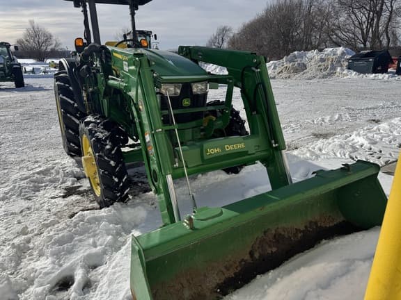 Image of John Deere 5065E equipment image 2