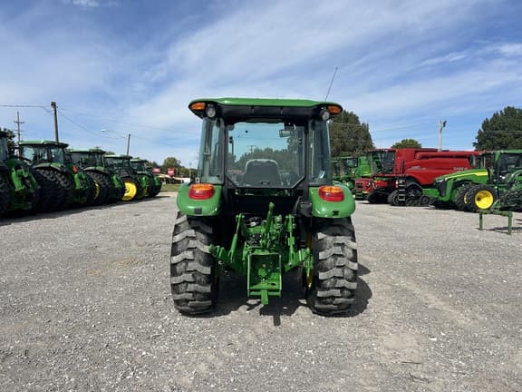Image of John Deere 5065E equipment image 3