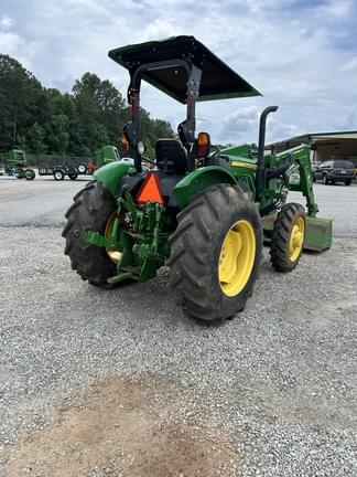 Image of John Deere 5065E equipment image 4