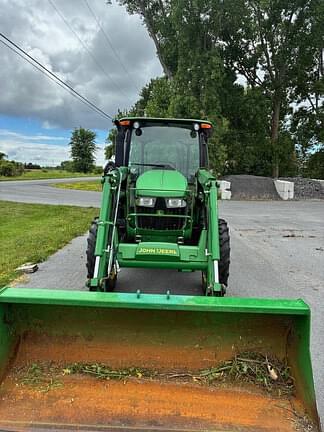Image of John Deere 5065E equipment image 2