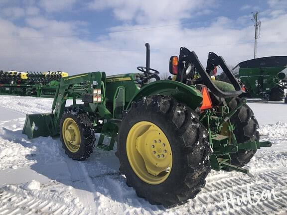 Image of John Deere 5075E equipment image 4