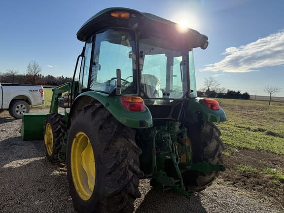 Image of John Deere 5075E equipment image 4