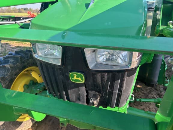 Image of John Deere 5075E equipment image 4