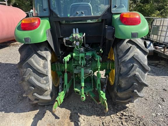 Image of John Deere 5085E equipment image 4