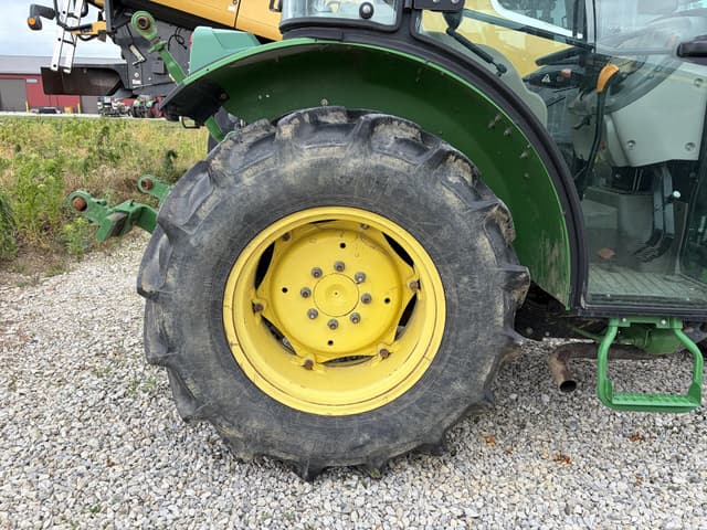Image of John Deere 5090GN equipment image 4