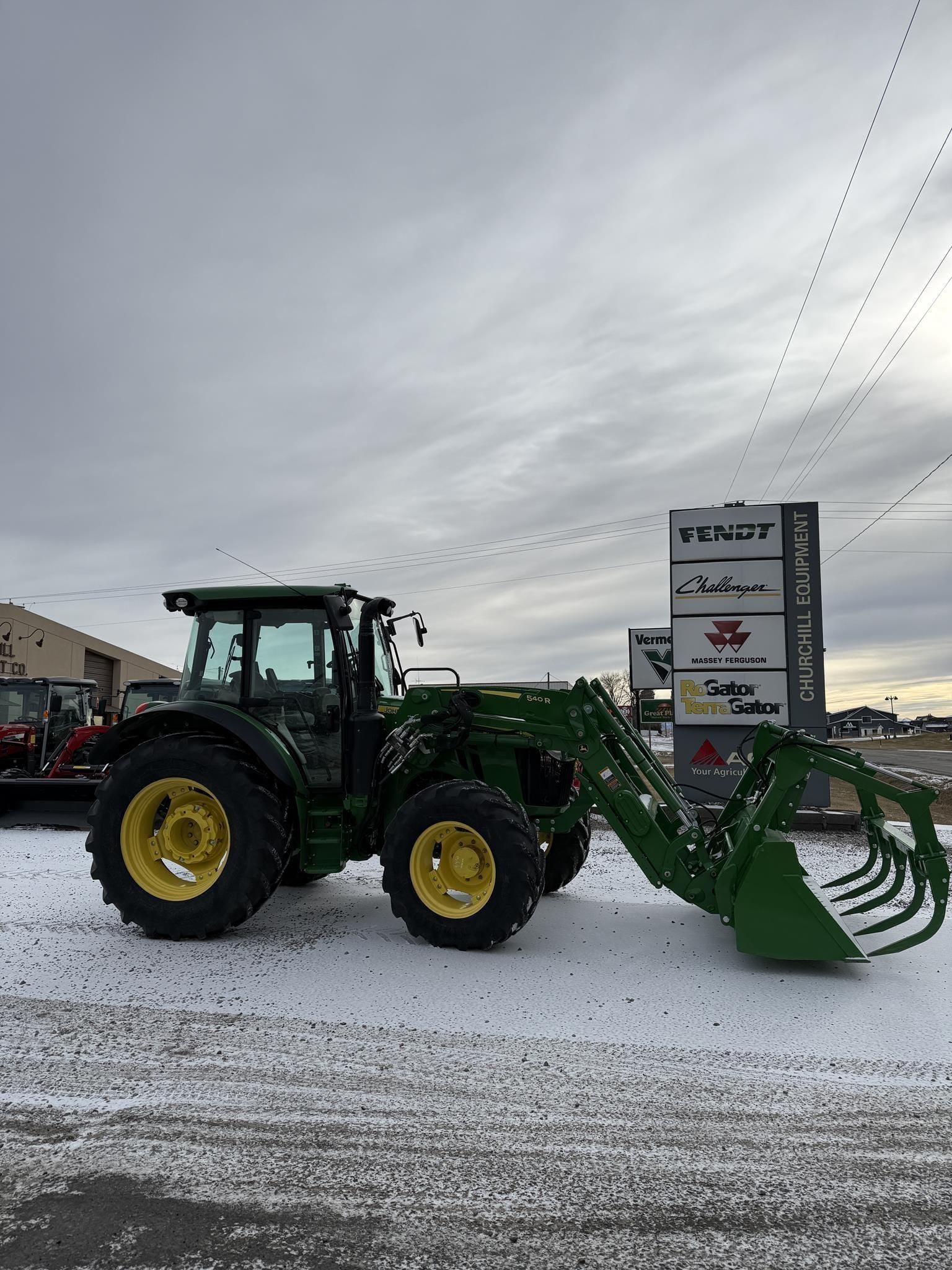 2018 John Deere 5125R Equipment Image0