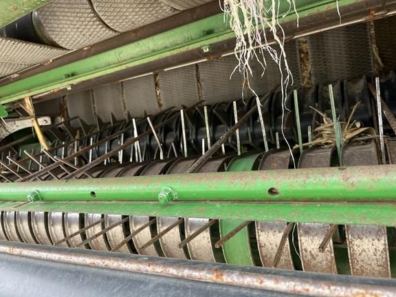 Image of John Deere 560M equipment image 4