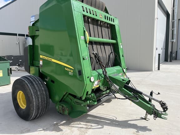 Image of John Deere 560M equipment image 4