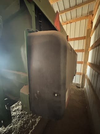 Image of John Deere 560M equipment image 1