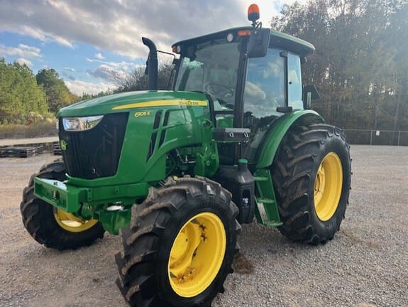 2018 John Deere 6105E Equipment Image0