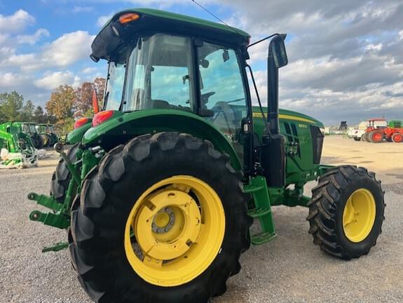 Image of John Deere 6105E equipment image 2
