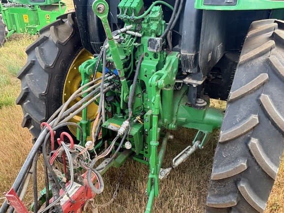 Image of John Deere 6120R equipment image 2