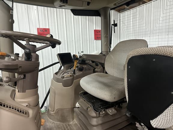 Image of John Deere 6130R equipment image 4