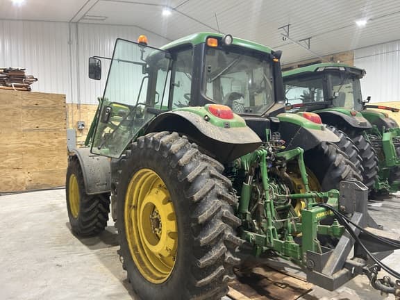 Image of John Deere 6155M equipment image 2