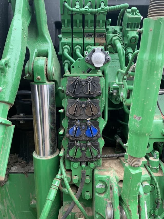 Image of John Deere 6195R equipment image 3