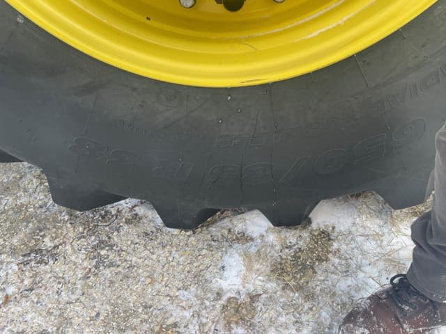 Image of John Deere 6215R equipment image 4