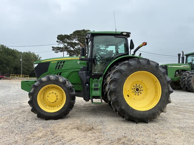 Image of John Deere 6215R equipment image 1