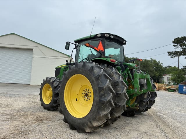 Image of John Deere 6215R equipment image 2