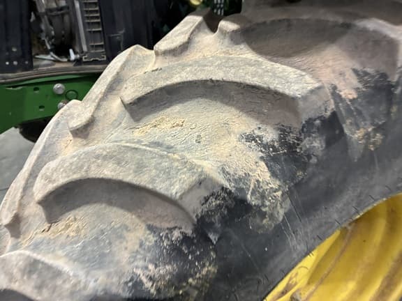 Image of John Deere 6215R equipment image 2