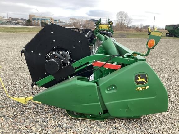 Image of John Deere 635F equipment image 2
