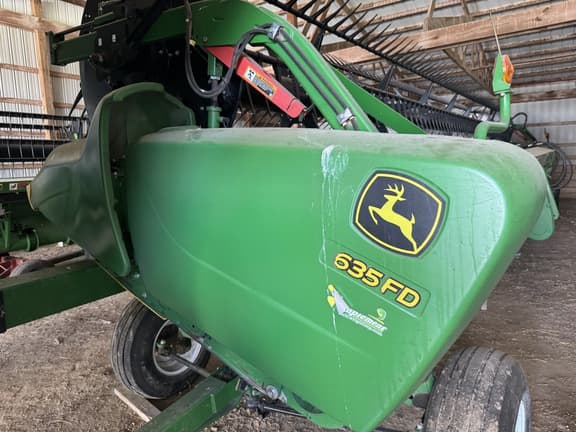 Image of John Deere 635FD equipment image 3