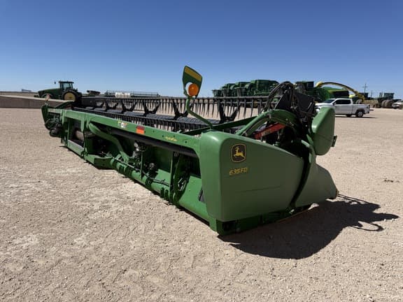 Image of John Deere 635FD equipment image 4