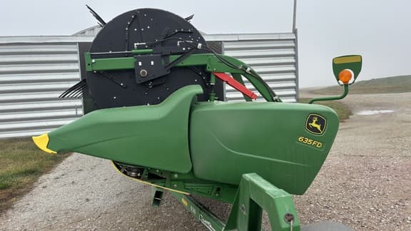 Image of John Deere 635FD equipment image 1