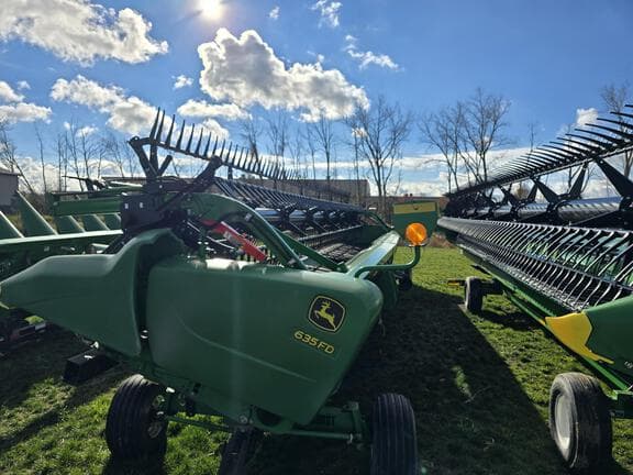 Image of John Deere 635FD equipment image 2