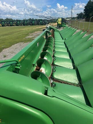 Image of John Deere 716C equipment image 4