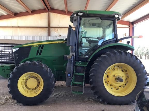2018 John Deere 7210R Equipment Image0