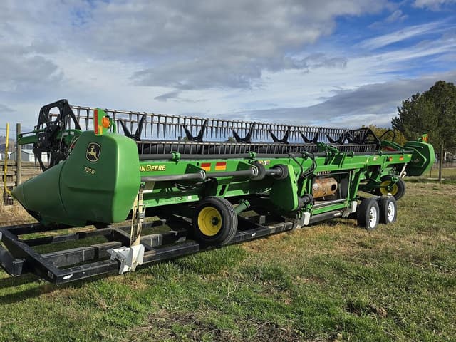 Image of John Deere 735D equipment image 2