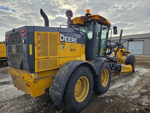 Image of John Deere 770G equipment image 2
