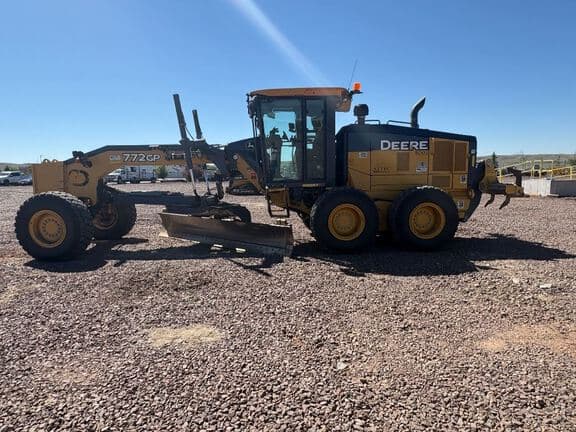 Image of John Deere 772G equipment image 1