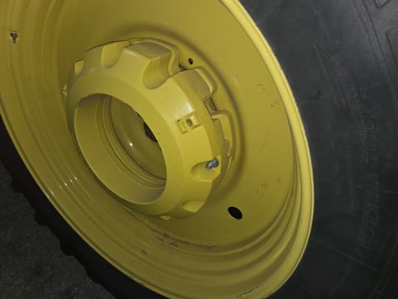 Image of John Deere 8245R equipment image 3