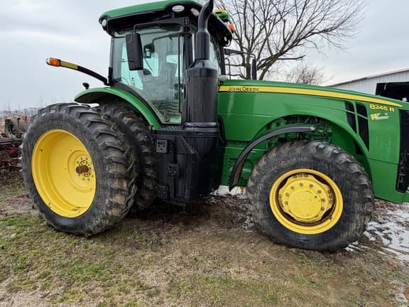 Image of John Deere 8245R equipment image 3