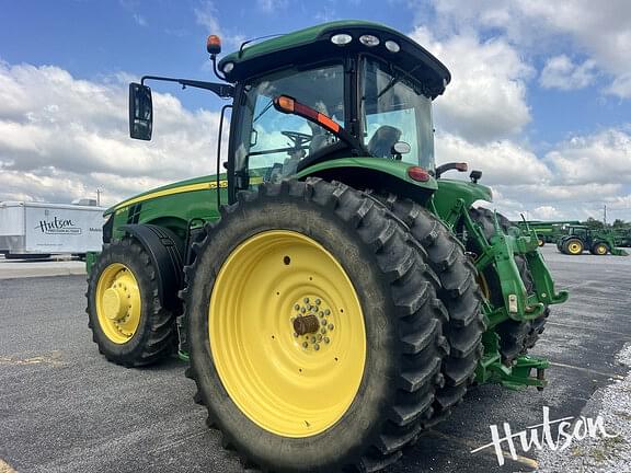 Image of John Deere 8270R equipment image 2