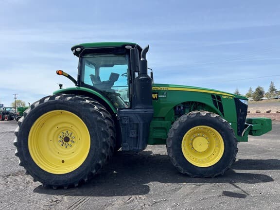 Image of John Deere 8270R equipment image 3