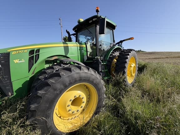 Image of John Deere 8270R equipment image 2