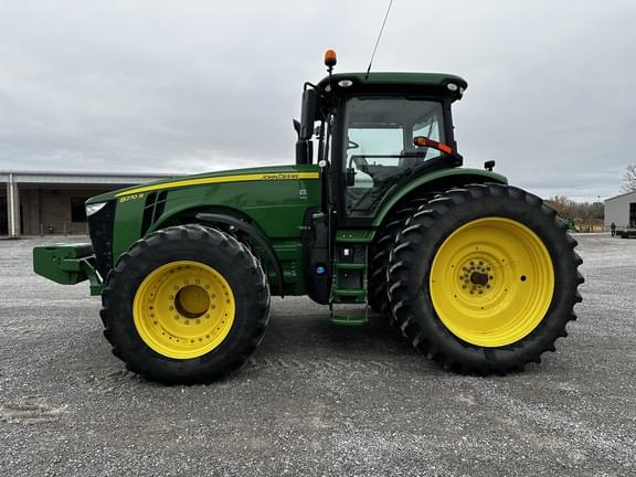 Image of John Deere 8270R equipment image 2