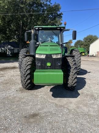Image of John Deere 8270R equipment image 4