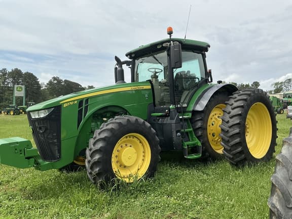 Image of John Deere 8270R equipment image 3