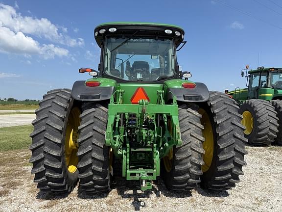Image of John Deere 8270R equipment image 4