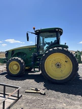 Image of John Deere 8320R equipment image 2