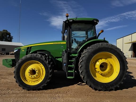 Image of John Deere 8320R equipment image 1