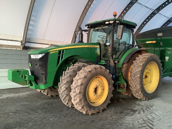 2018 John Deere 8320R Equipment Image0