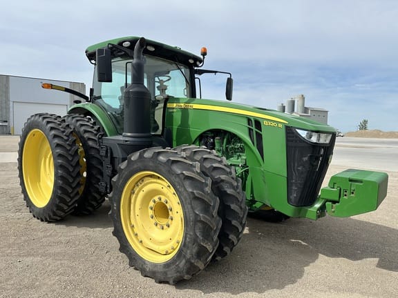 2018 John Deere 8320R Equipment Image0