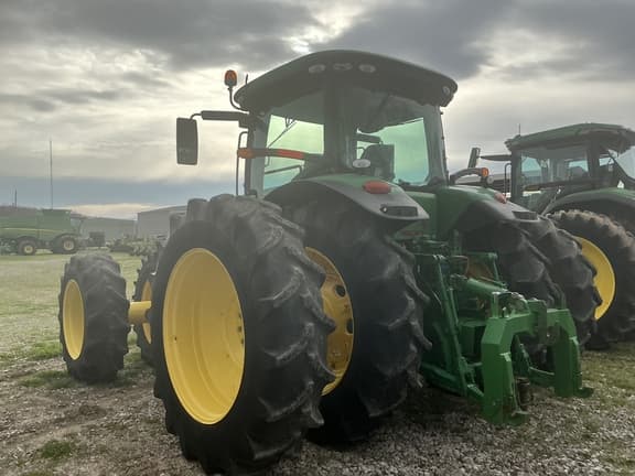 Image of John Deere 8320R equipment image 4
