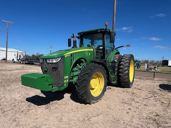 2018 John Deere 8320R Equipment Image0