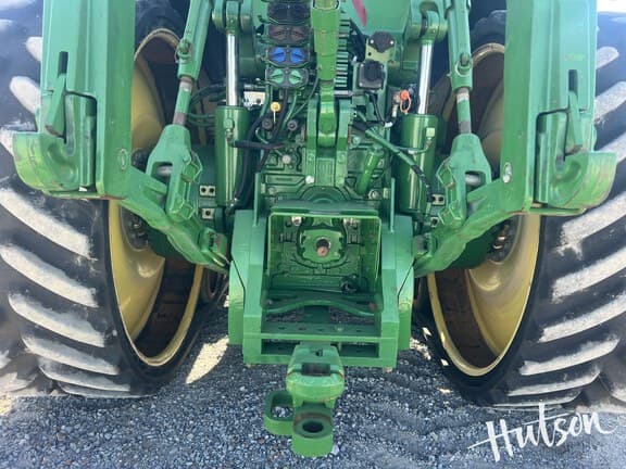 Image of John Deere 8320RT equipment image 4
